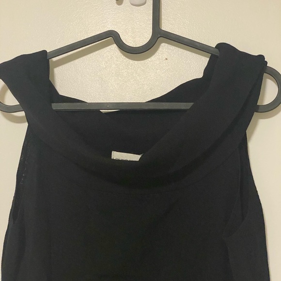 Women’s Black Top - Picture 3 of 4
